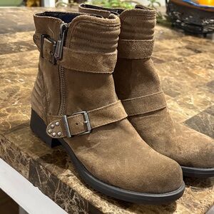 NWOT Circus by Sam Edelman Tan Suede Moto Boots Womens 7.5sz